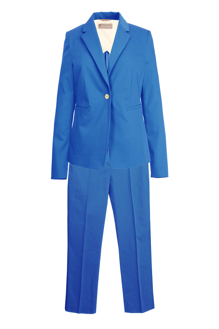 Mannequin-Aufnahme des Hosenanzugs in der Farbe Blau – Vorderansicht