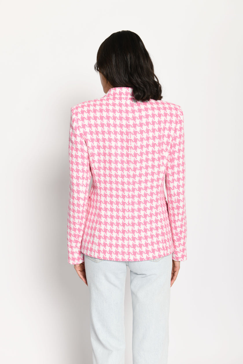 Leicht taillierter Damenblazer mit kräftigem Pepita-Muster in Rosa und Weiß – Rückansicht