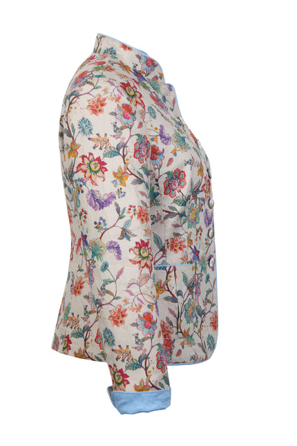 Mannequin-Aufnahme des floralen Jankers für Damen mit umgekrempeltem Ärmel – Seitenansicht links