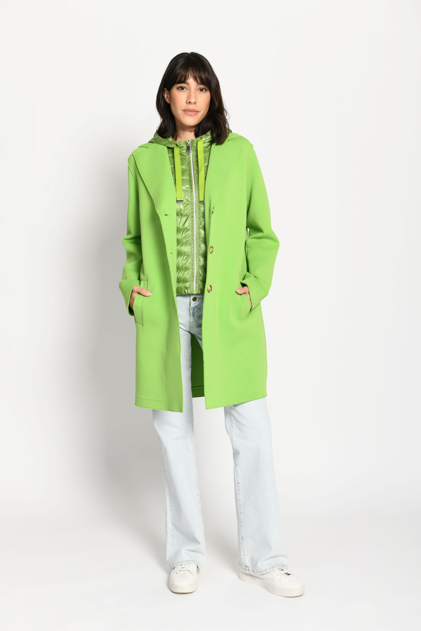 Grüner Kurzmantel aus Scuba mit herausnehmbarem, farblich abgesetzem grünen Westeneinsatz – Vorderansicht