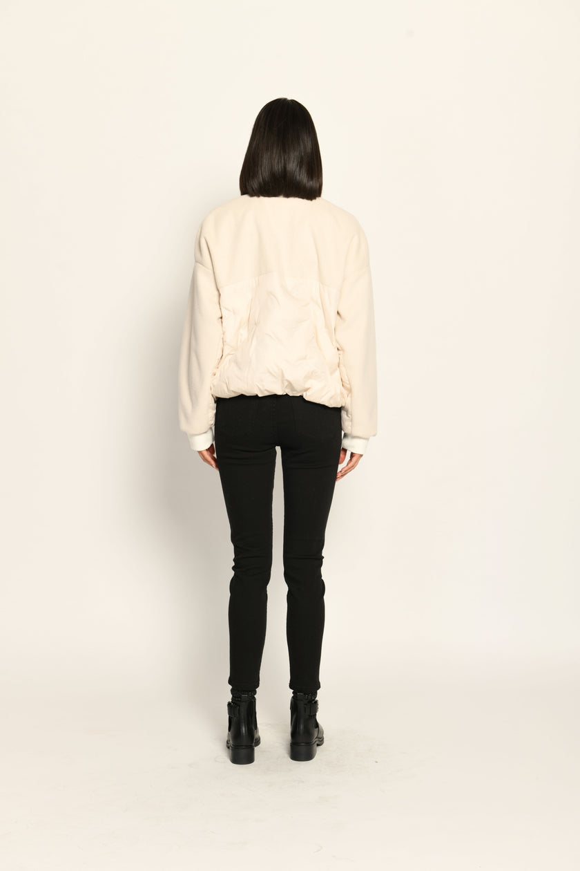 Sportlicher, cremefarbener Blouson für Damen in legerer Passform mit langen Ärmeln und Strickbündchen – Rückseite