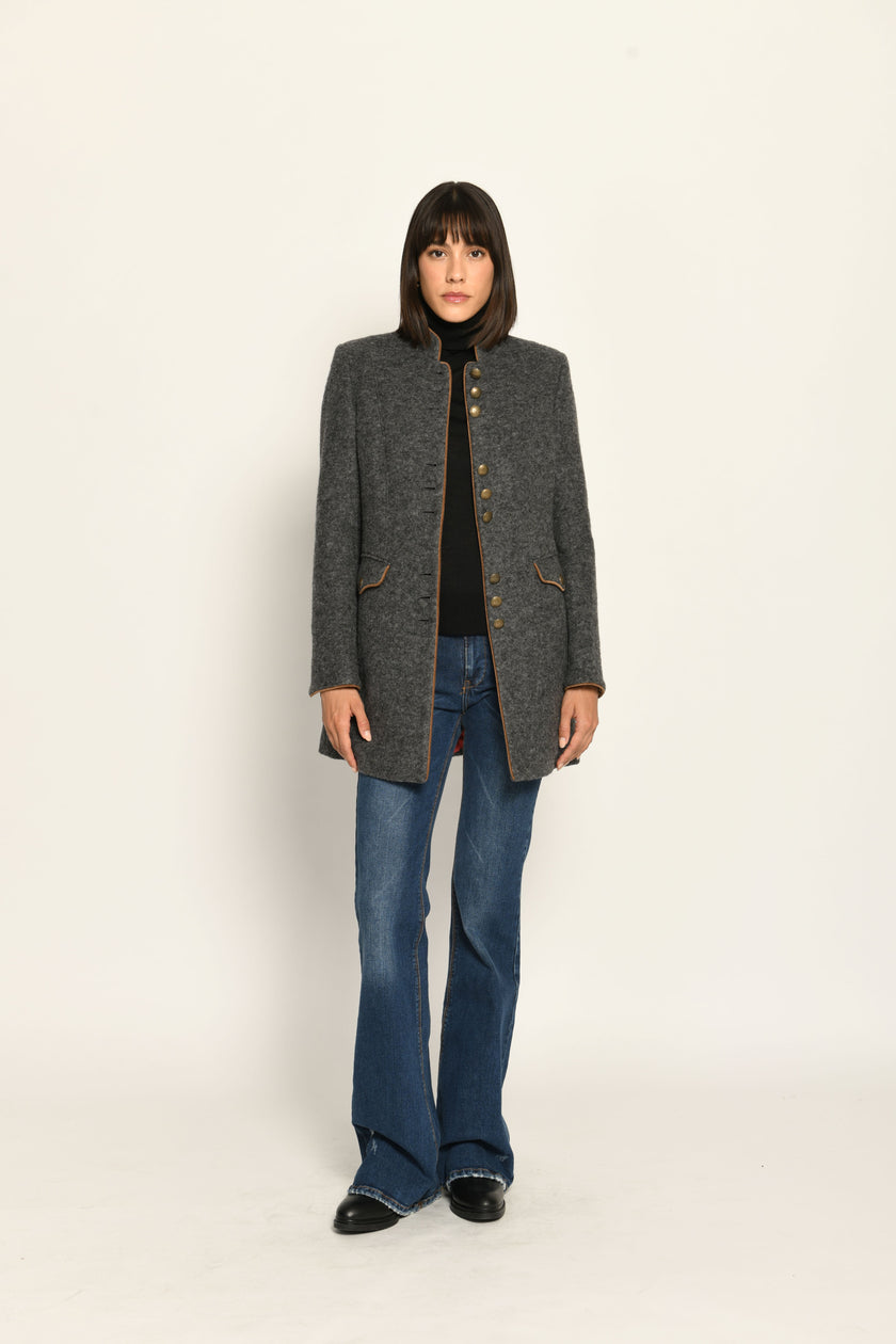 Grauer taillierter Gehrock für Damen aus Wolle mit Stehkragen und Ärmelsaumbeleg im Leo-Dessin – Vorderseite