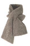 Kuschelig weicher Webpelzschal für Damen in der Farbe Taupe, schön gebunden. 