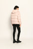 Steppjacke für Damen in der Farbe Rosa mit Kapuze aus Webpelz und veganer Daunenfüllung – Rückseite