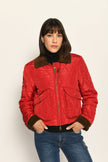 Sportive rote kurze Steppjacke für Damen mit Kragen und Ärmeln aus braunem Cord – Vorderseite