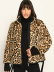 Winterjacke für Damen im Leo-Dessin aus kuschelweichem Webpelz – Vorderansicht