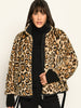 Winterjacke für Damen im Leo-Dessin aus kuschelweichem Webpelz – Vorderansicht